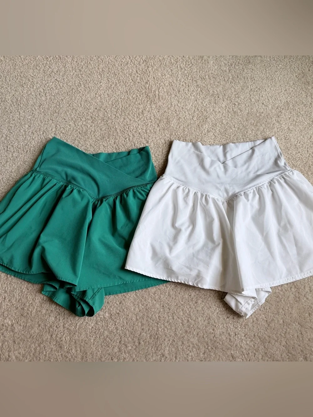 Offline shorts — Emerald Green & White XS - Picture 1 of 5